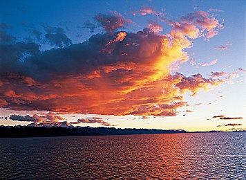 让 GIANLUCA VIALLI 的精神发光发热——EA SPORTS™ 为当地孩童铺路，携手前进